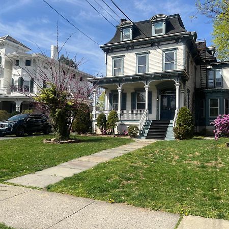 1 Bedroom Private Victorian Apt In Convenient City Location On 5 Acre, Sleeps 4 Poughkeepsie Exterior foto