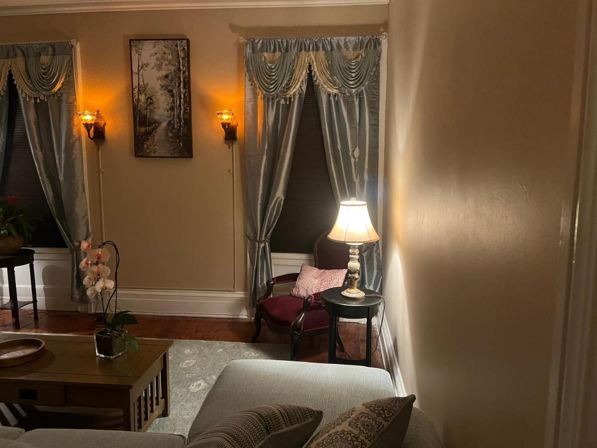 1 Bedroom Private Victorian Apt In Convenient City Location On 5 Acre, Sleeps 4 Poughkeepsie Exterior foto