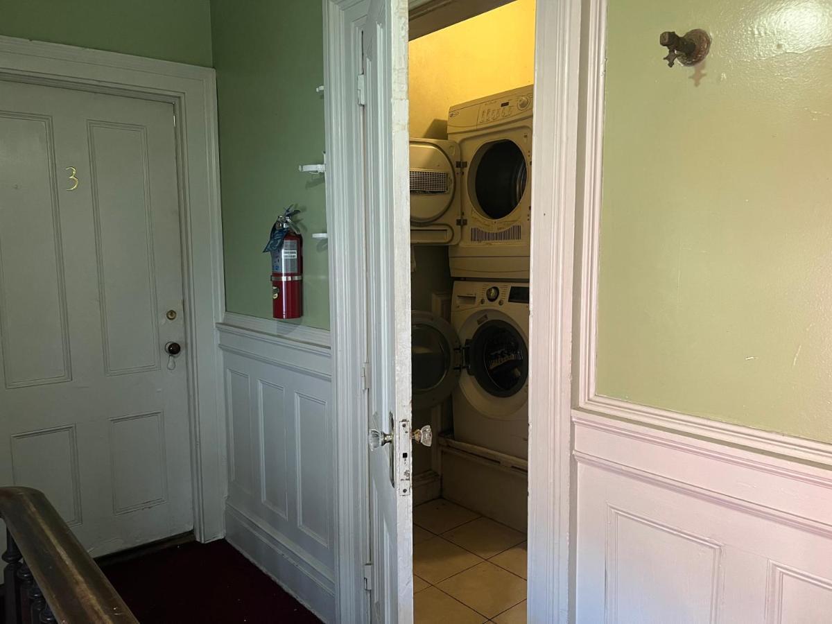 1 Bedroom Private Victorian Apt In Convenient City Location On 5 Acre, Sleeps 4 Poughkeepsie Exterior foto