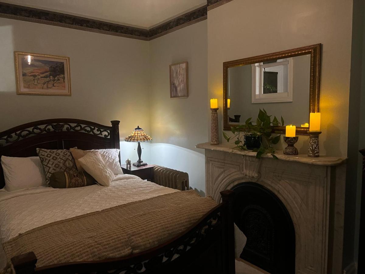 1 Bedroom Private Victorian Apt In Convenient City Location On 5 Acre, Sleeps 4 Poughkeepsie Exterior foto